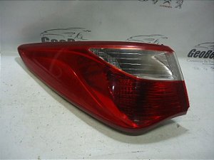 Lanterna Esquerda Com Detalhe Hb20 Sedan 2014