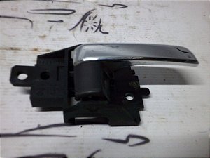 Maçaneta Inetrna Dianteira Direita Outlander 2015/16