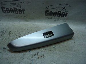 Moldura Do Comando De Vidro Dianteiro Direito  Hilux 12/13