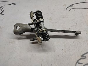 LIMITADOR PORTA TRASEIRA ESQUERDA SANDERO STEPWAY 21 22 23