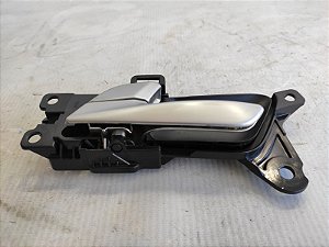 MAÇANETA INTERNA DIANTEIRA ESQUERDA HYUNDAI CRETA 2.0 18/19