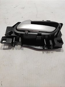 MAÇANETA INTERNA TRASEIRA ESQUERDA PEUGEOT 2008 18/19