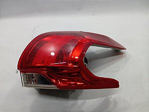 LANTERNA CARROCERIA LADO DIREITO PEUGEOT 2008 1.6 2019-20