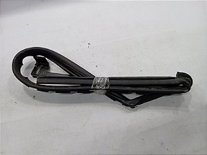 BORRACHA CONTORNO VIDRO DIANTEIRO ESQUERDO NISSAN VERSA 2018
