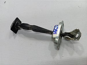 LIMITADOR PORTA TRASEIRA ESQUERDA NISSAN VERSA 2018