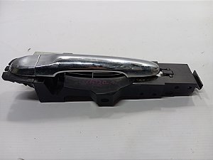 MAÇANETA EXTERNA CROMADA TRASEIRA DIREITA NISSAN VERSA 2018