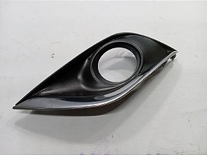 MOLDURA FAROL MILHA LD ESQUERDO NISSAN VERSA 2018