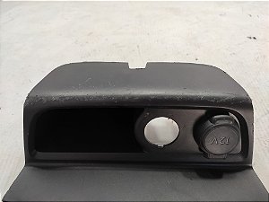 MOLDURA COM PORTA TRECO COM PLUG 12V PEUGEOT 208 1.6 19/20