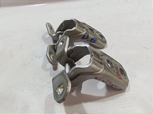 PAR DOBRADIÇAS PORTA DIANTEIRA ESQUERDA NISSAN VERSA 18/19