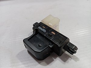 BOTAO COMANDO VIDRO TRASEIRO ESQUERDO NISSAN VERSA 18/19