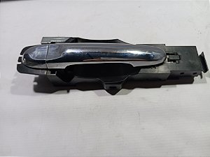 MAÇANETA EXTERNA PORTA DIANTEIRA DIREITA NISSAN VERSA 18/19