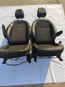 JOGO BANCOs COURO COM DETALHE SEM ENCOSTO TD C3 AIRCROSS