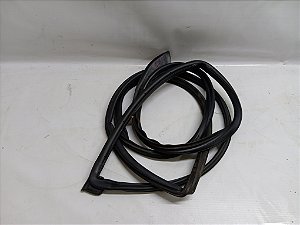 BORRACHA CONTORNO PORTA DIANTEIRA ESQUERD HYUNDAI CRETA 2023