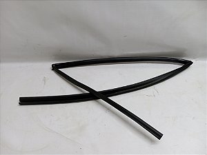 BORRACHA CONTORNO VIDRO TRASEIRO DIREITO HYUNDAI CRETA 2023