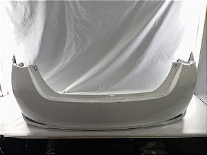 PARACHOQUE TRASEIRO ORIGINAL DETALHE TOYOTA YARIS SEDAN 2023
