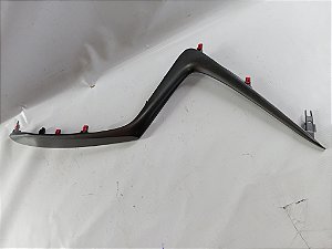 MOLDURA CONSOLE CENTRAL FRISO LADO DIREITO TOYOTA YARIS 2023
