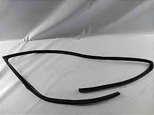BORRACHA CONTORNO VIDRO DIANTEIRO DIREITO TOYOTA YARIS 2023