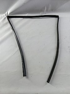 BORRACHA CONTORNO VIDRO TRASEIRO ESQUERDO TOYOTA YARIS 2023