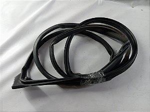 BORRACHA CONTORNO PORTA DIANTEIRO DIREITO TOYOTA YARIS 2023