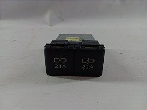ENTRADA DUPLA USB ORIGINAL PAINEL TOYOTA YARIS 1.5 2023