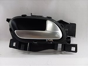 MAÇANETA INTERNA PORTA TRASEIRA DIREITA PEUGEOT 208 2022