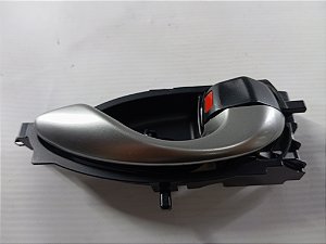 MAÇANETA INTERNA DIANTEIRA DIREITA TOYOTA YARIS 21/22