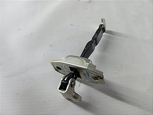 LIMITADOR PORTA TRASEIRA DIREITA TOYOTA YARIS HATCH 21/22