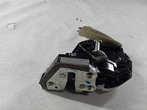 FECHADURA ELETRICA PORTA TRASEIRA DIREITA TOYOTA YARIS 21/22