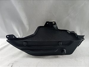 SUPORTE LATERAL TAMPÃO BAGAGITO DIREITO YARIS HATCH 21/22