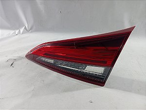 LANTERNA TAMPA TRASEIRA LD DIREITO TOYOTA YARIS HATCH 21/22