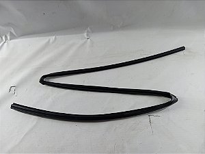 BORRACHA CONTORNO VIDRO TRASEIRO ESQUERDO YARIS HATCH 21/22