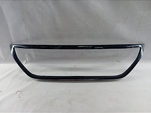 ACABAMENTO GRADE CENTRAL RISCADO DETALHE PEUGEOT 2008 19/20