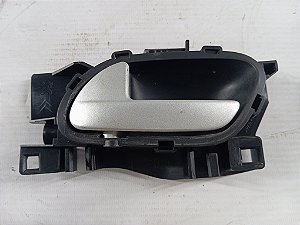 MAÇANETA INTERNA PORTA DIANTEIRA ESQUERDA PEUGEOT 2008 19/20