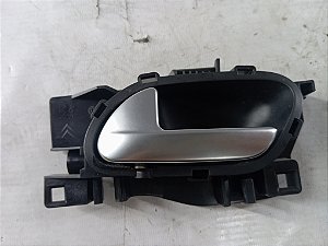 MAÇANETA INTERNA TRASEIRA ESQUERDA PEUGEOT 208 2013 2014