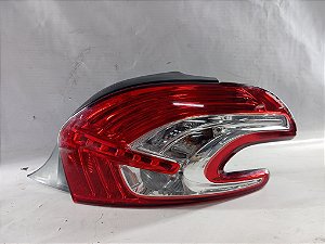 LANTERNA TRASEIRA DIREITA PEUGEOT 208 2013 a 2019