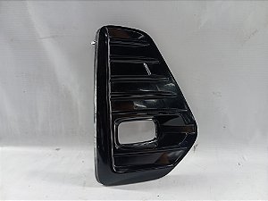 MOLDURA FAROL MILHA LADO DIREITO NISSAN KICKS 2025 ORIGINAL
