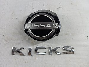 KIT EMBLEMAS TAMPA TRASEIR PORT MALAS NISSAN KICKS 2025 ORIG