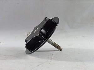 PARAFUSO SUPORTE ESTEPE STEP PORTA MALAS NISSAN KICKS 2025