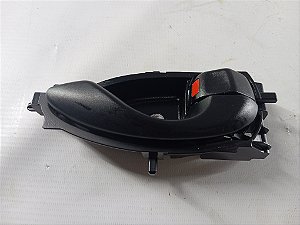 MAÇANETA INTERNA TRASEIRA DIREITA TOYOTA YARIS 2023
