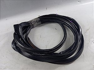 BORRACHA CONTORNO PORTA TRASEIRA DIREITA TOYOTA YARIS 2023