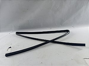 BORRACHA CONTORNO VIDRO TRASEIRA DIREITA TOYOTA YARIS 2023