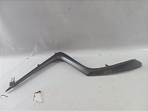 MOLDURA FRISO CENTRAL LADO ESQUERDO PAINEL TOYOTA YARIS 2023