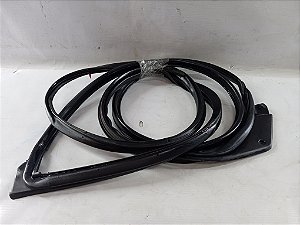 BORRACHA CONTORNO PORTA DIANTEIRA DIREITA YARIS 2019