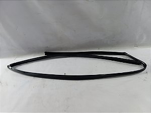 BORRACHA CONTORNO VIDRO DIANTEIRO DIREITO TOYOTA YARIS 2019