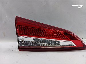 LANTERNA TAMPA TRASEIRA LD ESQUERDO TOYOTA YARIS HATCH 2019