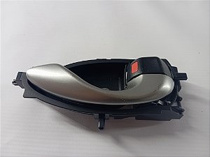 MAÇANETA INTERNA DIANTEIRA DIREITA TOYOTA YARIS 2019