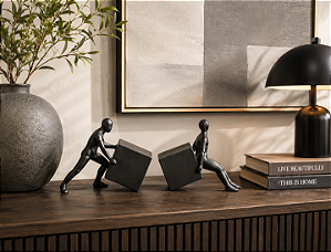 Conjunto Porta Livros Homens Empurrando 18cm – Design Moderno e Sofisticação Decorativa | Casa de Lila
