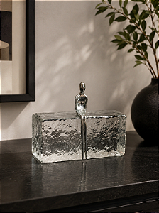Escultura Alguém no Bloco Eco Crystal – Elegância e Sofisticação em Vidro Cristal | Casa de Lila