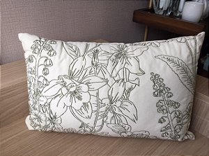 Almofada sarja Bege bordado fino pincel  Verde 35 x 52 cm