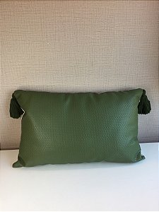 Almofada de Couro Snake Dupla Face com Pingente  35 x 52 cm